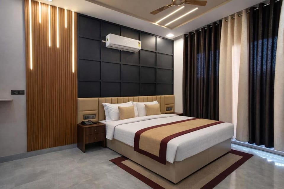 Evora House - Luxe Near Airport Family Groups Apartment in Punjab, India