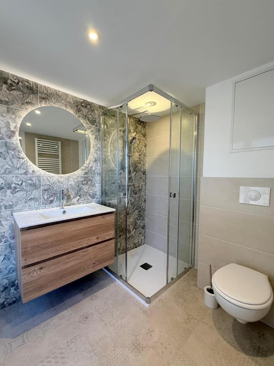 Shower, Toilet, Bathroom