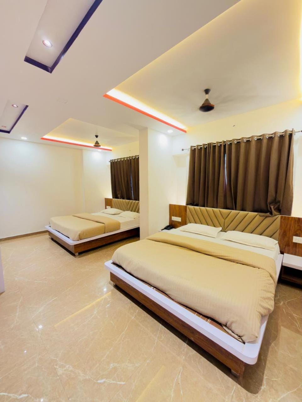 Bed, Living room, Photo of the whole room, Seating area, Bedroom