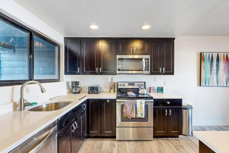 Dog-friendly townhome with hot tub tennis & private balcony House in Wasatch County