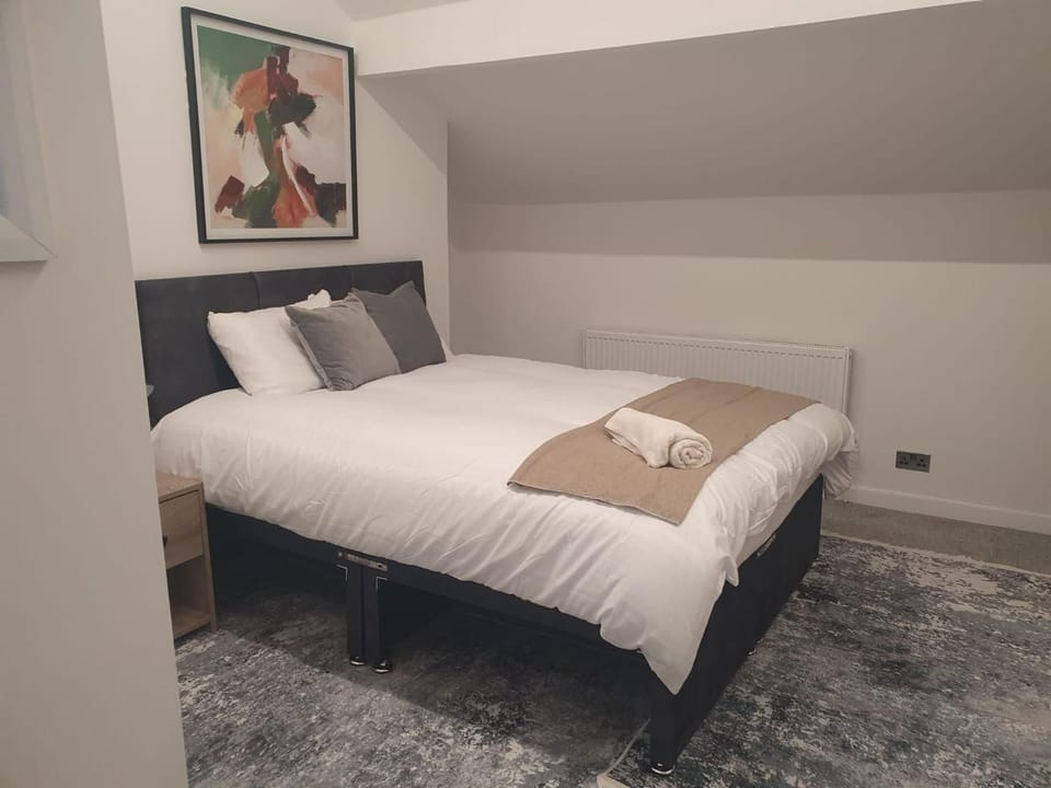 Modern 3Bedroom Home in Bury Premium Mattresses Blackout Blinds Ensuite M House in Bury