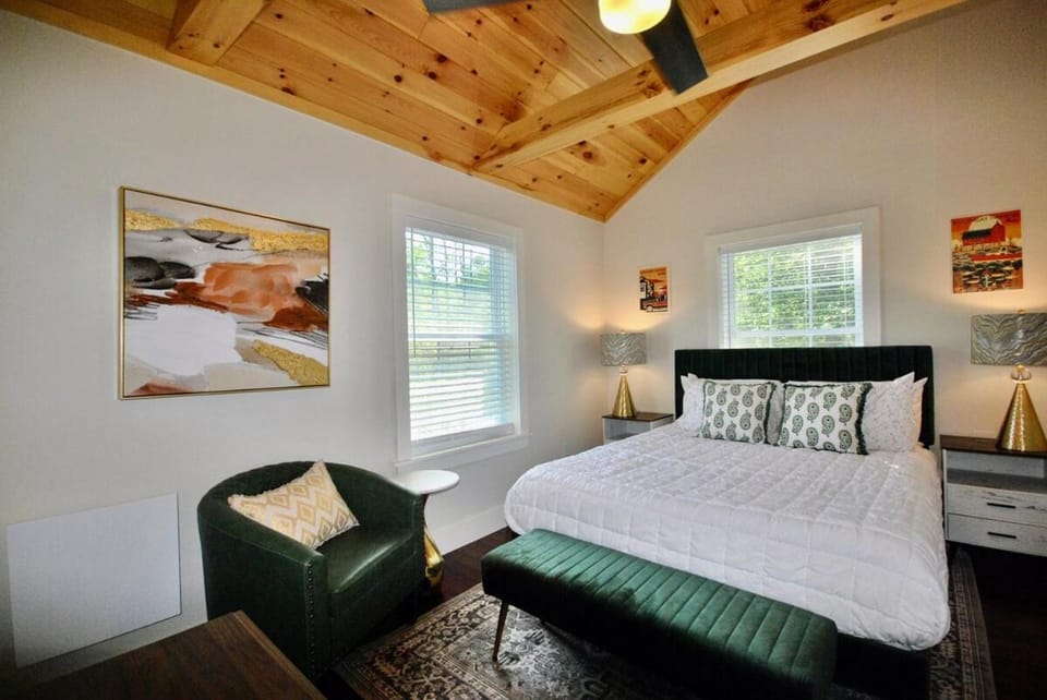 Bed, Bedroom
