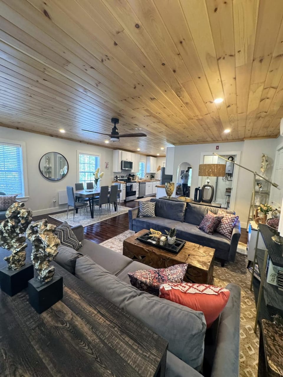 Living room, Seating area