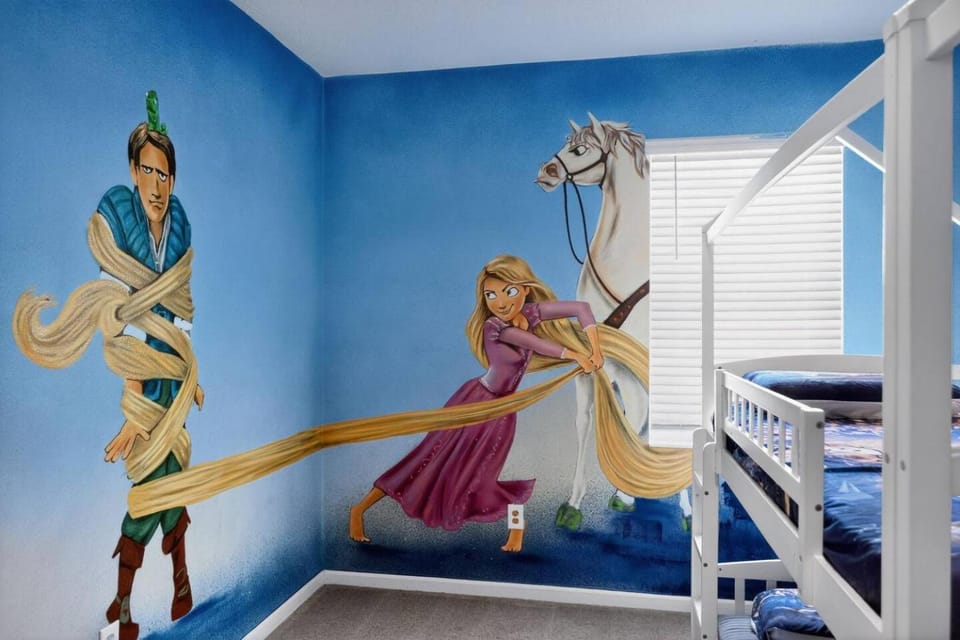 12BR Mansion | Sleeps 30+, GameRoom, Pool, Resort! House in Kissimmee