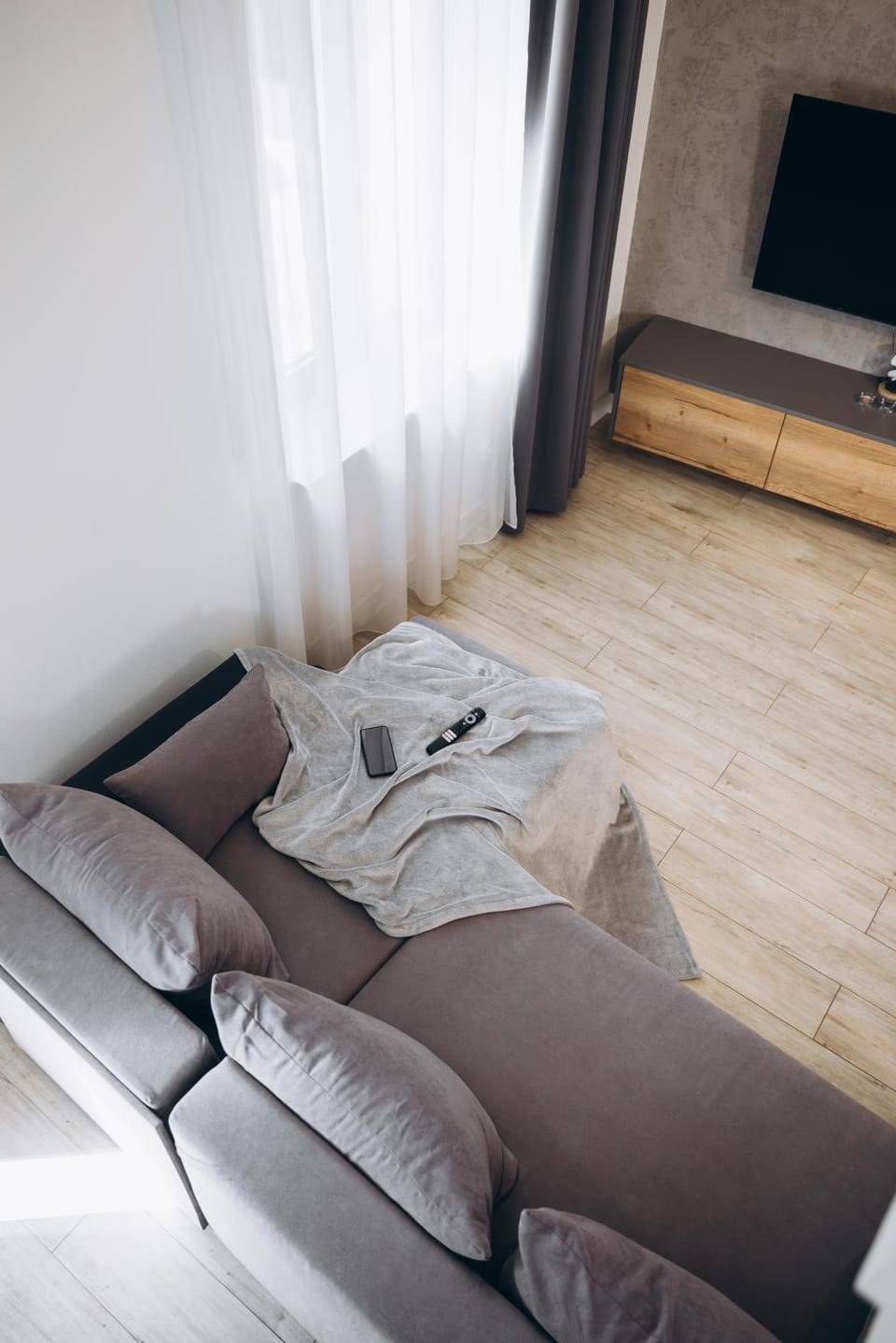 Communal lounge/ TV room, Bed, TV and multimedia, Living room, Seating area, Evening entertainment, Bedroom