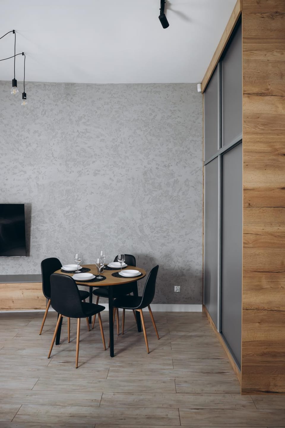 TV and multimedia, Living room, Seating area, Dining area