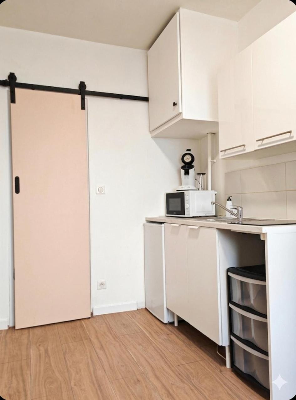 Studio charmant et cosy tout équipé à 10 min gare Apartment in Clermont-Ferrand