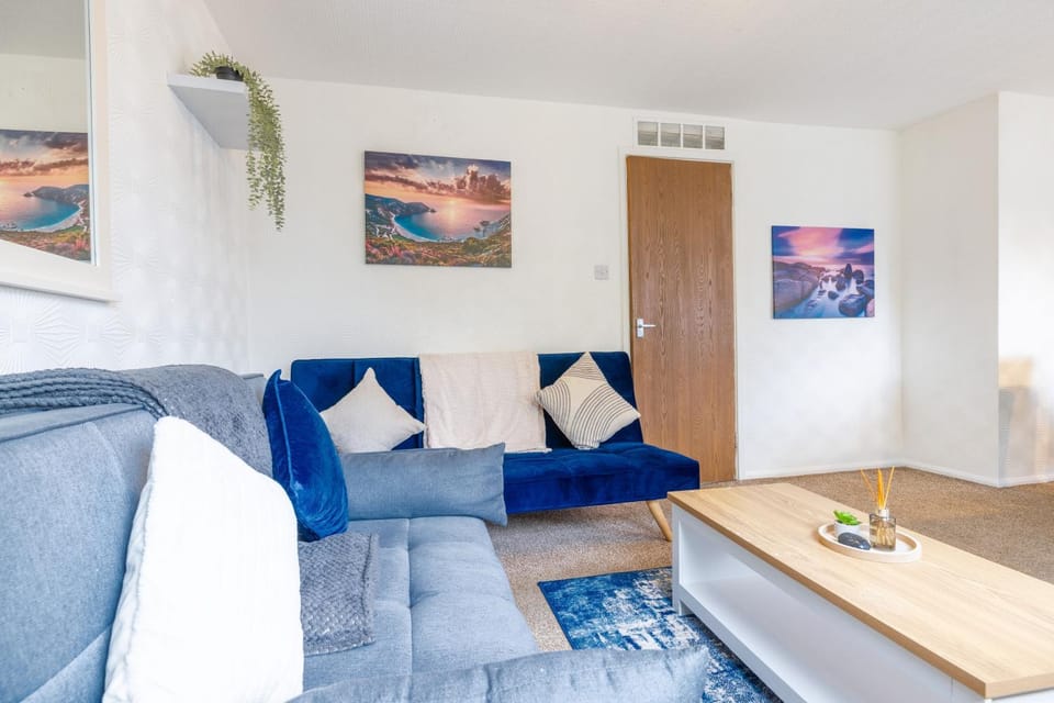 E-Oceania- Etihad-Coop LIVE-Free Parking-Pool Table House in Manchester