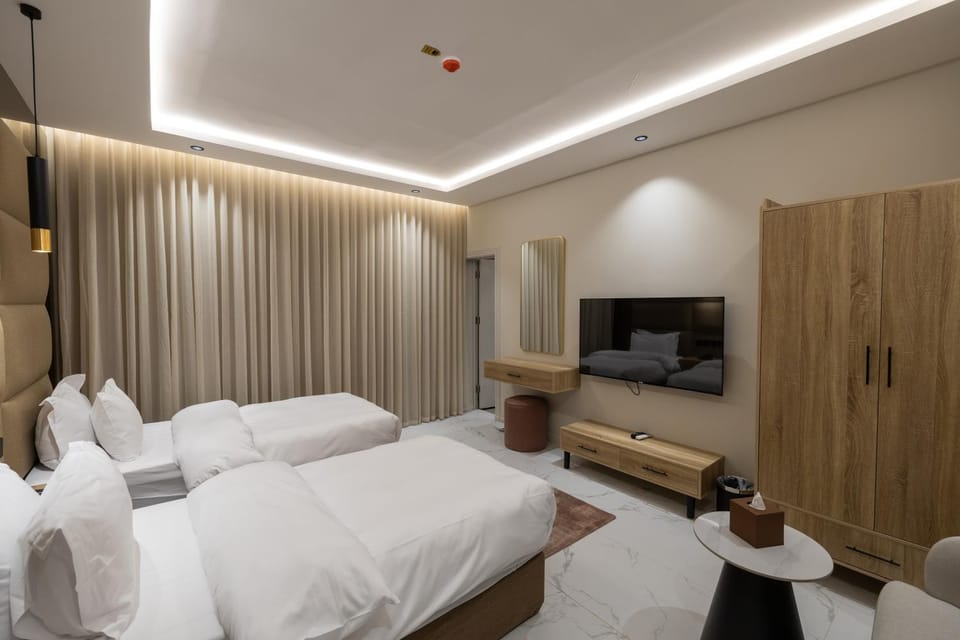 Bed, Photo of the whole room, wardrobe
