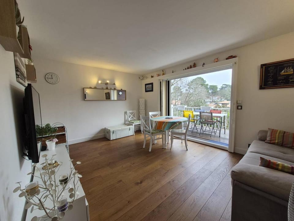 Rés. AMARINE. Appt 3 pièces terrasse piscine collective chauffée wifi Apartment in Capbreton