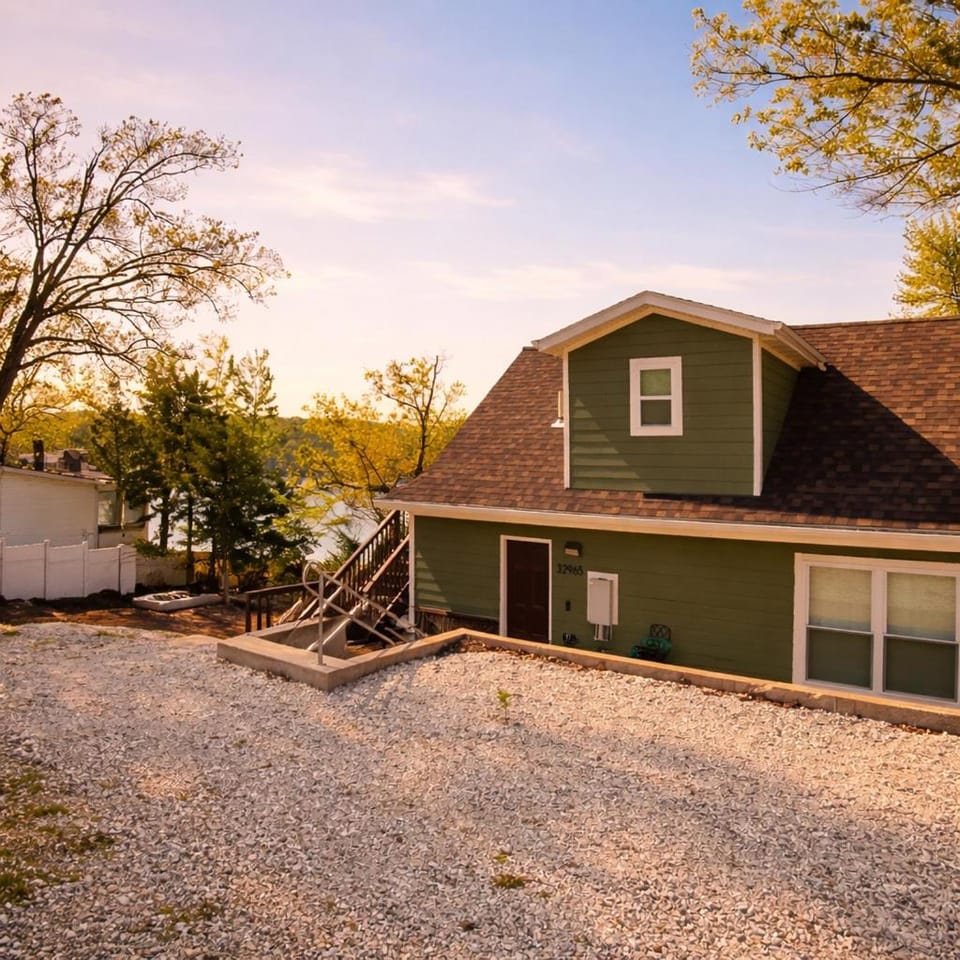 Cove-Out Cottage in Gravois Mills House in Lake of the Ozarks