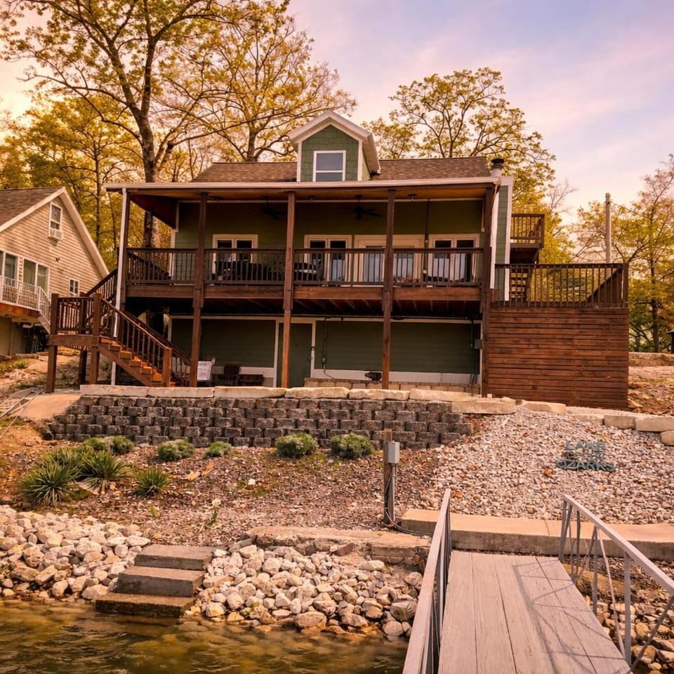 Cove-Out Cottage in Gravois Mills House in Lake of the Ozarks