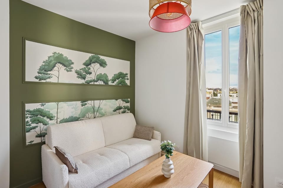 Bed, Living room, Photo of the whole room, Seating area, Dining area, Bedroom