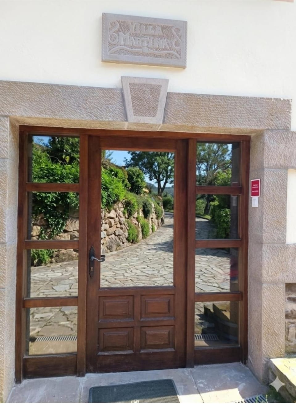 Facade/entrance