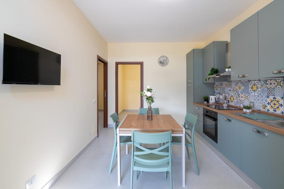 Dining area, Area and facilities