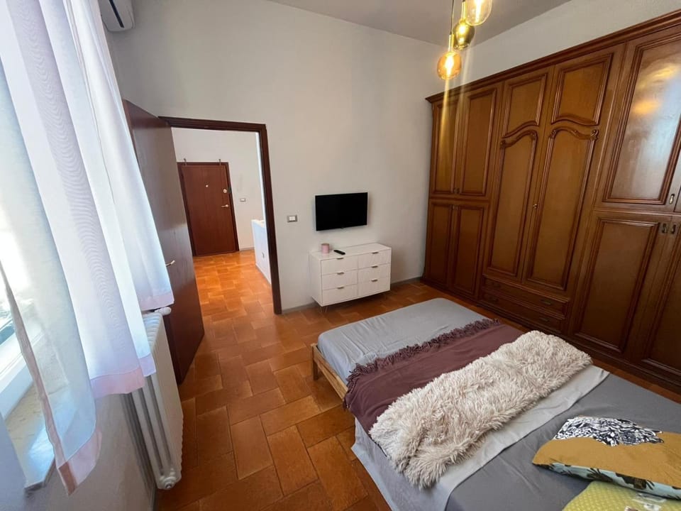 TV and multimedia, Bedroom, wardrobe
