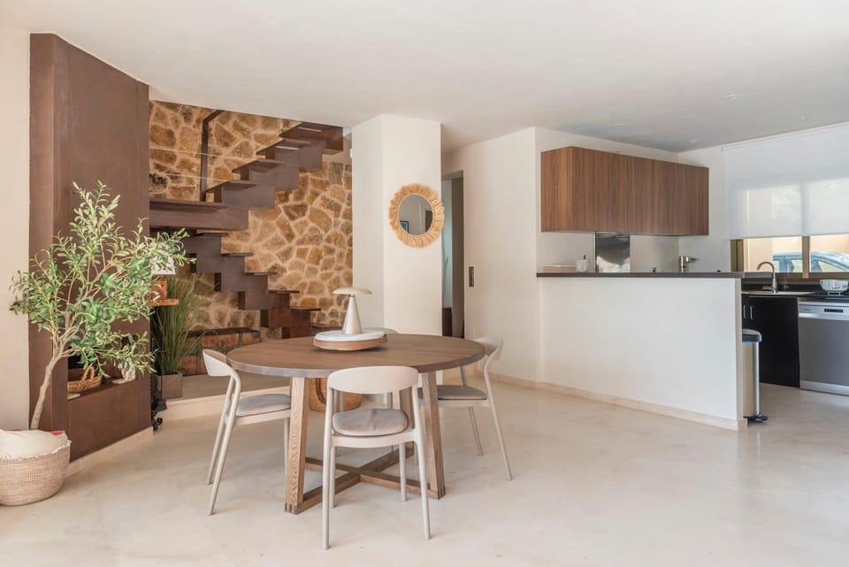 Property building, Kitchen or kitchenette, Living room