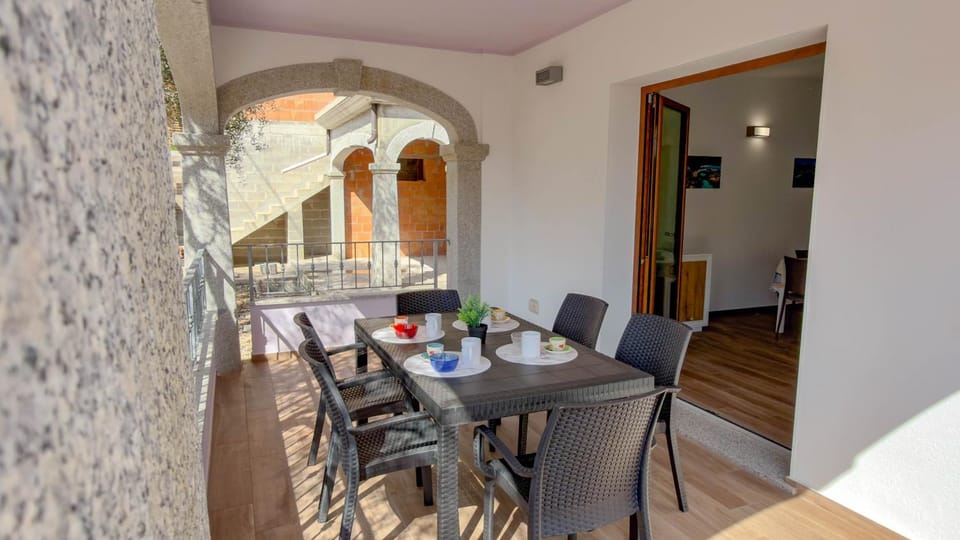 Balcony/Terrace, Dining area