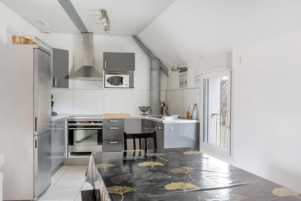 Kitchen or kitchenette, Living room