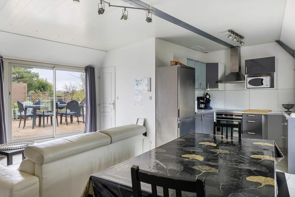 Property building, Kitchen or kitchenette, Living room