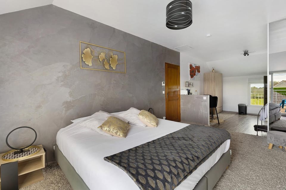 Living room, Bedroom