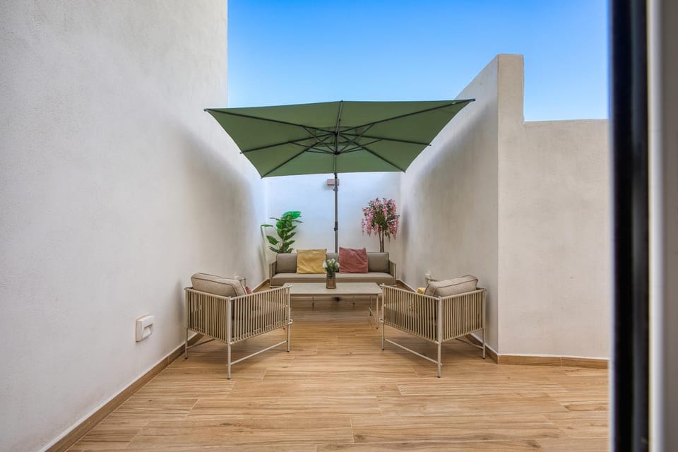 Alley Suites - New 1BR apartment with Private Yard by SF Homes Apartment in Malta