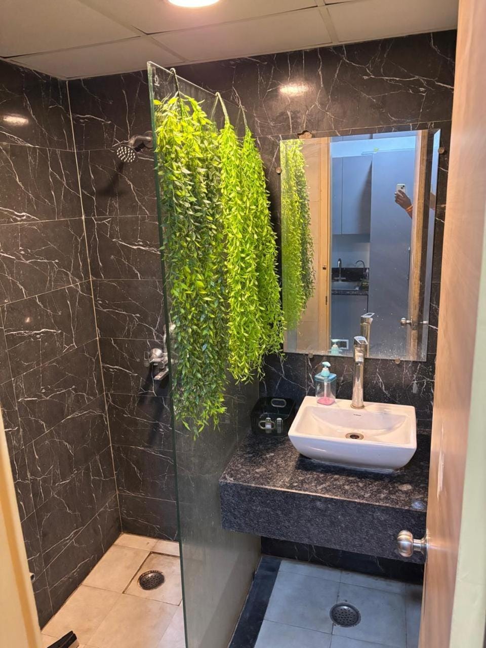 Comfy Stay Gaur City Mall Apartment in Noida