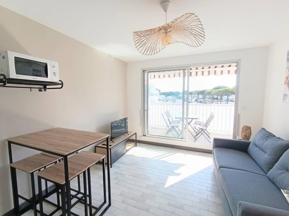 AS27122-Studio cabine et parking privé à 200m mer Cabin in Le Grau-du-Roi