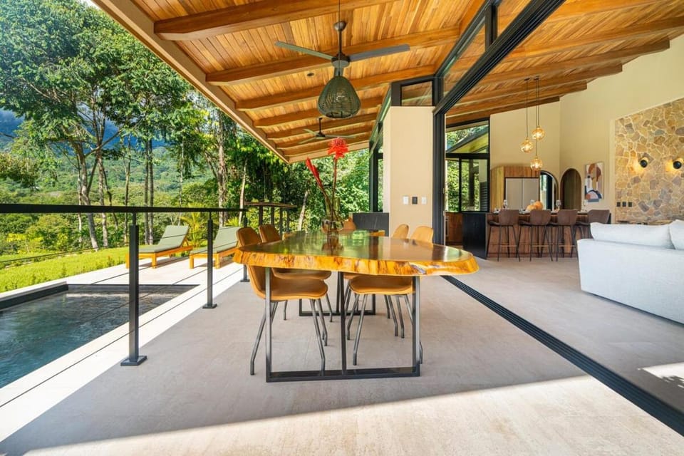 Casa Hamsa - Pool, Mountain Views, Gated, AC, Sonos Villa in Bahía Ballena