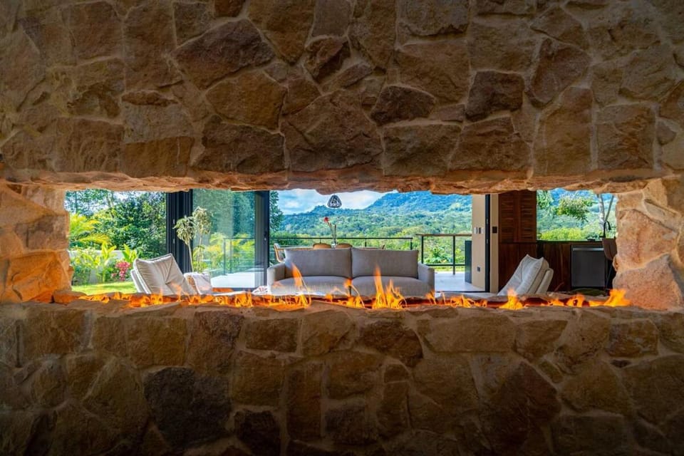 Casa Hamsa - Pool, Mountain Views, Gated, AC, Sonos Villa in Bahía Ballena