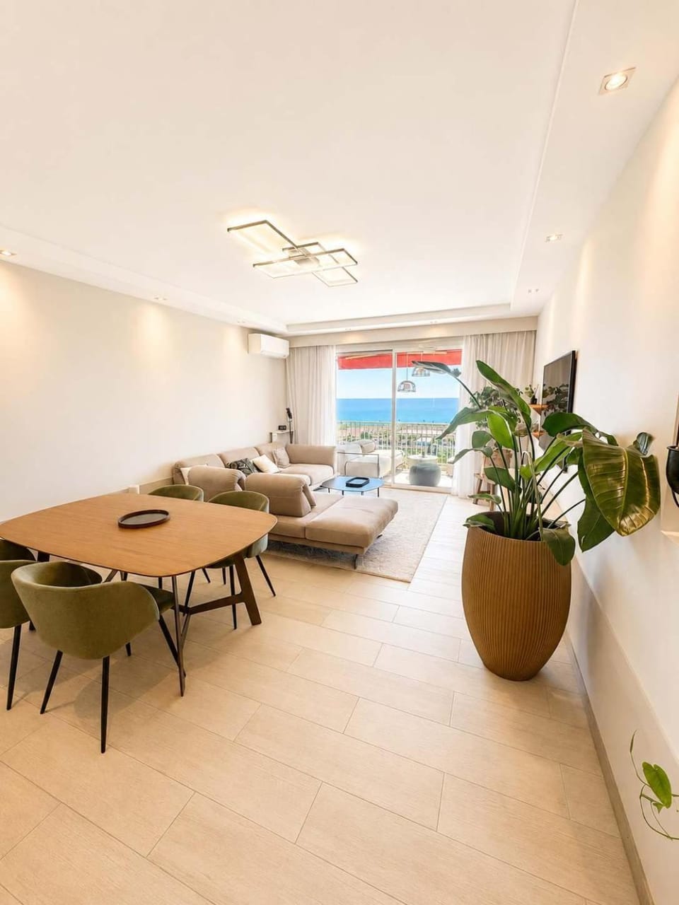 Living room, Seating area, Dining area