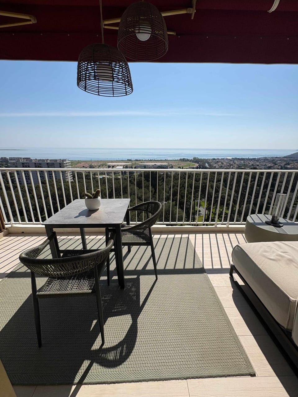 View (from property/room), Balcony/Terrace, Dining area