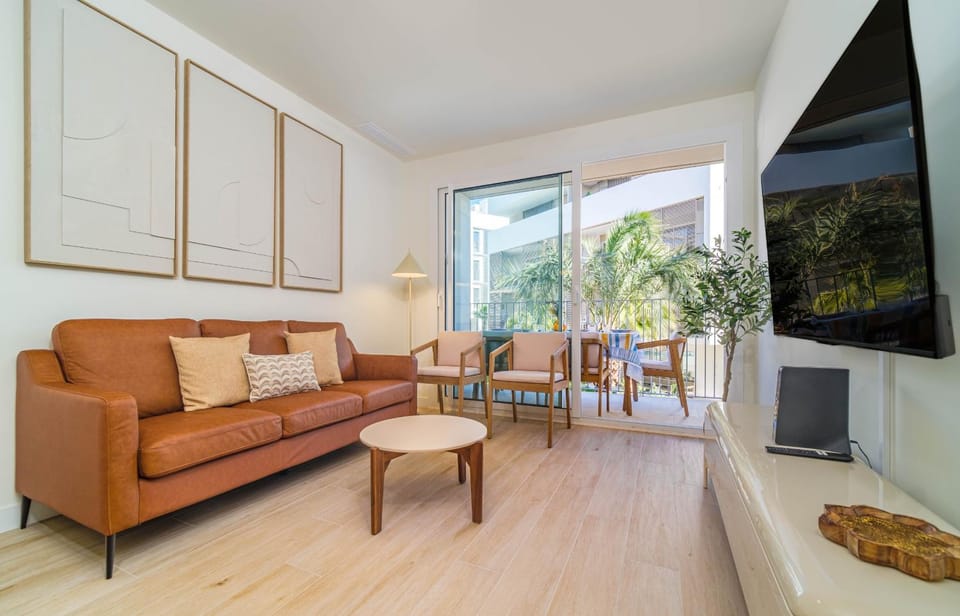 Communal lounge/ TV room, Living room