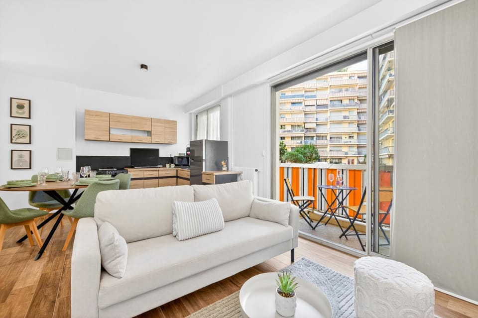 Balcony/Terrace, Kitchen or kitchenette, Living room, Seating area, Dining area