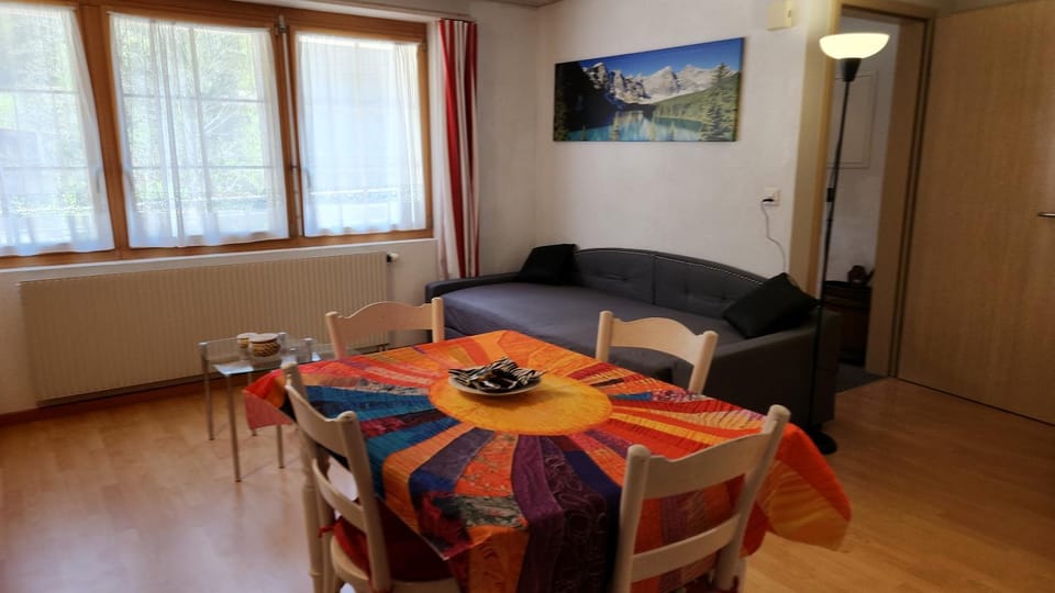 Bergblick, maximal 4 Personen, Küche, Balkon, Parkplatz Apartment in Canton of Valais