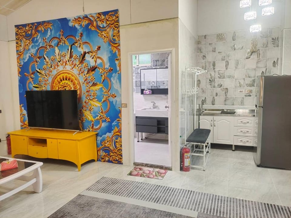Communal lounge/ TV room, TV and multimedia, Kitchen or kitchenette