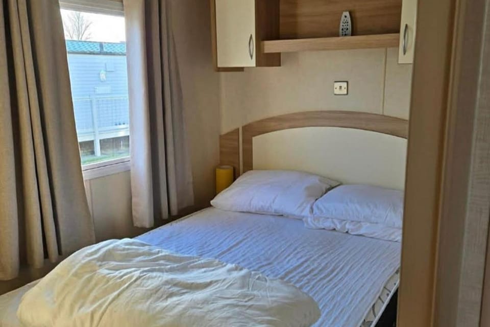 Bed, View (from property/room), Photo of the whole room, Bedroom, furniture