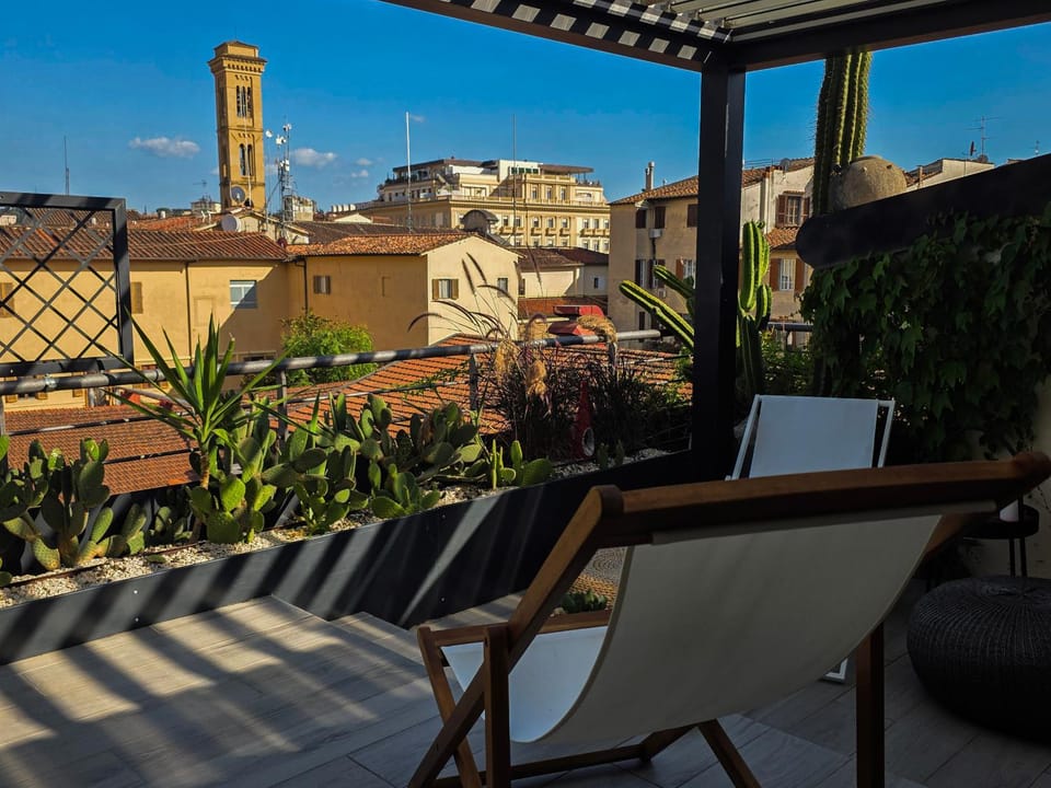 Balcony/Terrace, City view