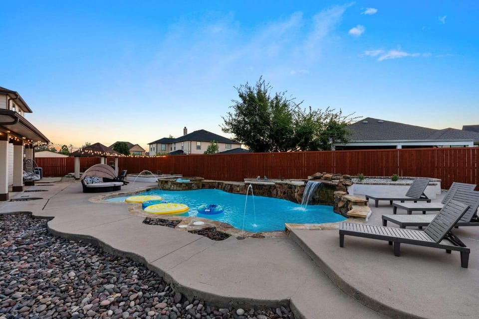 Sleeps 40 Two Houses Two Pools 2x the Fun House in Round Rock