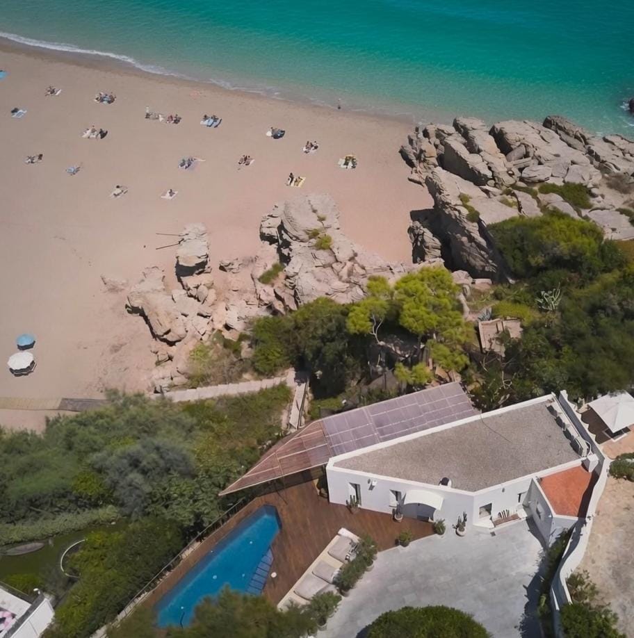 Begur Beach House - Direct beach access, views & design Villa in Baix Empordà
