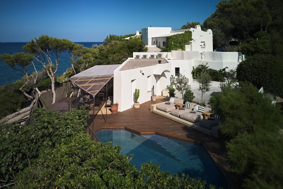 Begur Beach House - Direct beach access, views & design Villa in Baix Empordà