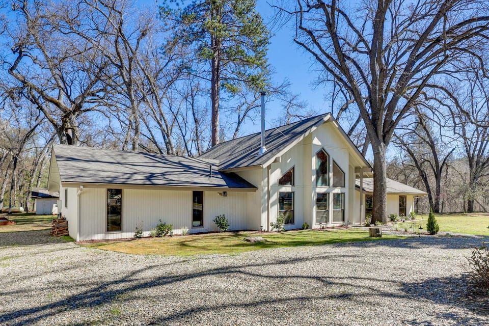 Creekside Nature Retreat Near Yosemite Nat’l Park! House in Oakhurst