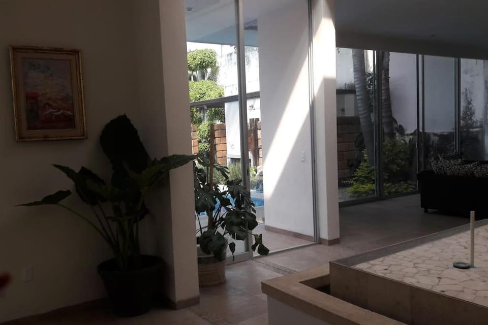 Casa de descanso, alberca, asador, jardín, 15 huéspedes House in Jiutepec