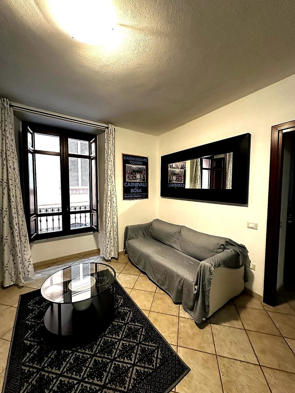 Living room, Photo of the whole room, Seating area