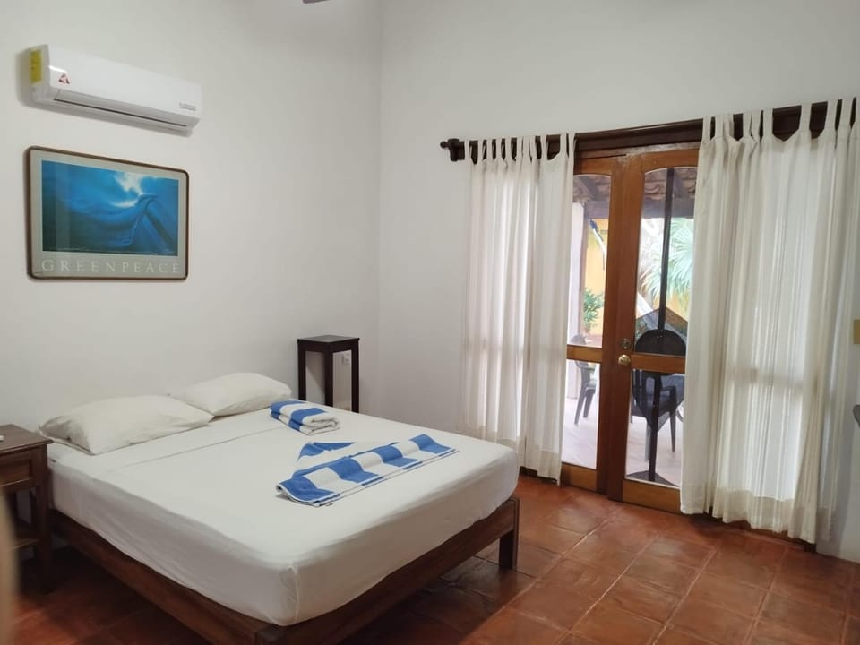 Photo of the whole room, Bedroom, air conditioner