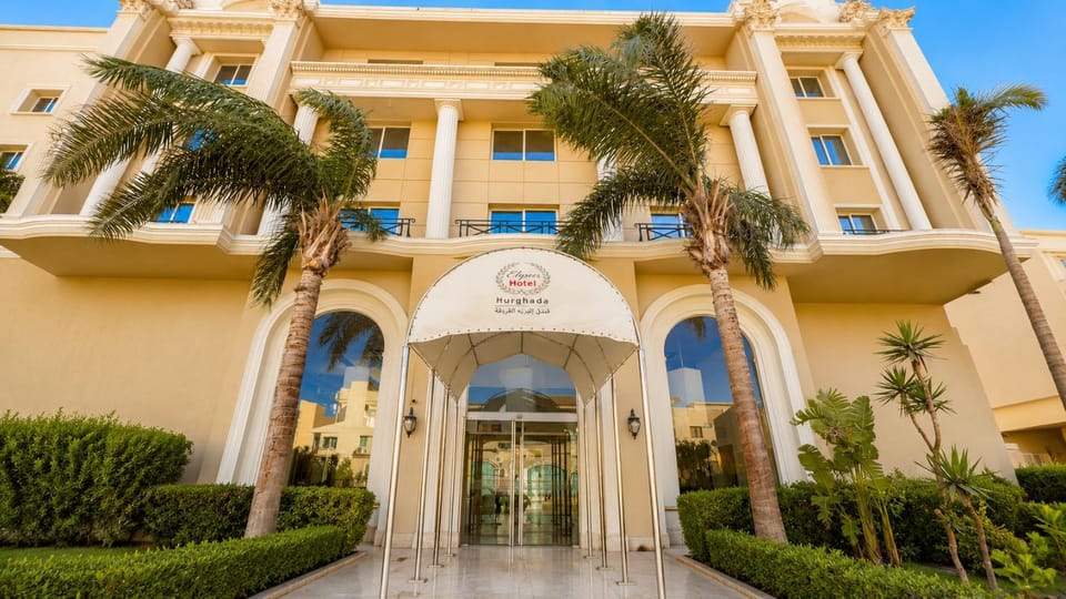 Property building, Facade/entrance