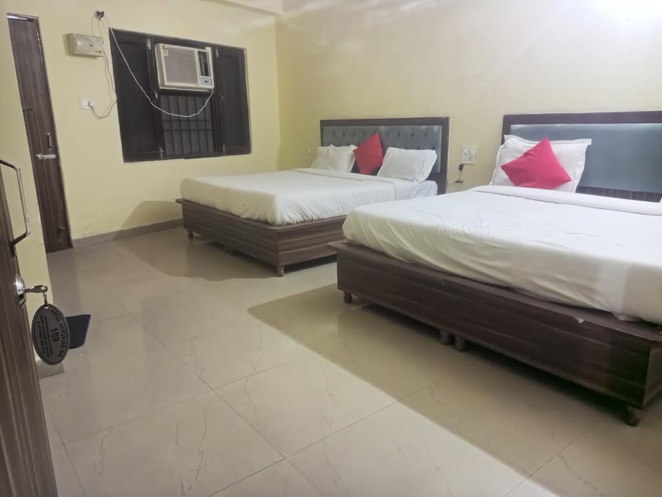 Hotel R Himalayan Hotel in Chandigarh