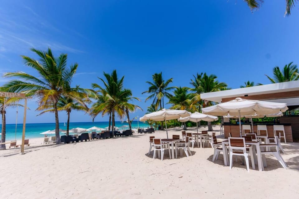 Cana Rock Infinity Pool & Beach Club Apartment hotel in Punta Cana