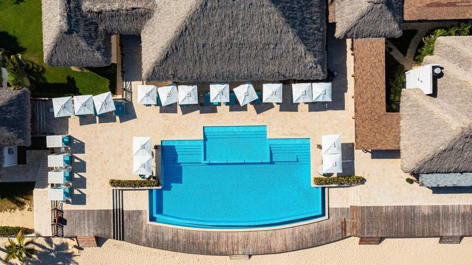 Cana Rock Infinity Pool & Beach Club Apartment hotel in Punta Cana