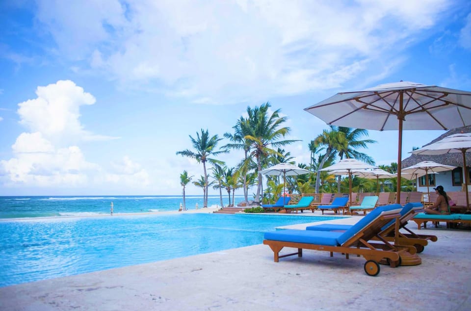 Cana Rock Infinity Pool & Beach Club Apartment hotel in Punta Cana
